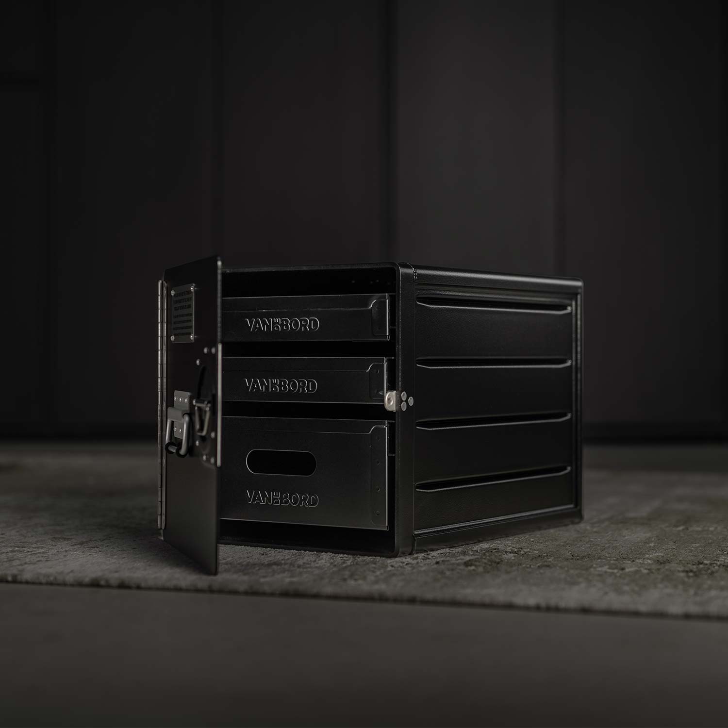 Halloween: Bord Box M Schwarz RAL 9011 inkl. Ausstattungspaket Stauwunder 1 Schwarz