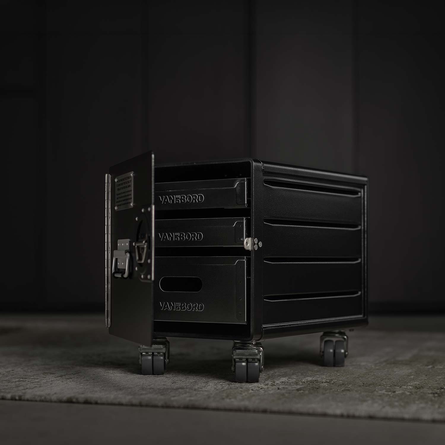 Halloween: Bord Box M Schwarz RAL 9011 mit Doppelrollen inkl. Ausstattungspaket Stauwunder 1 Schwarz
