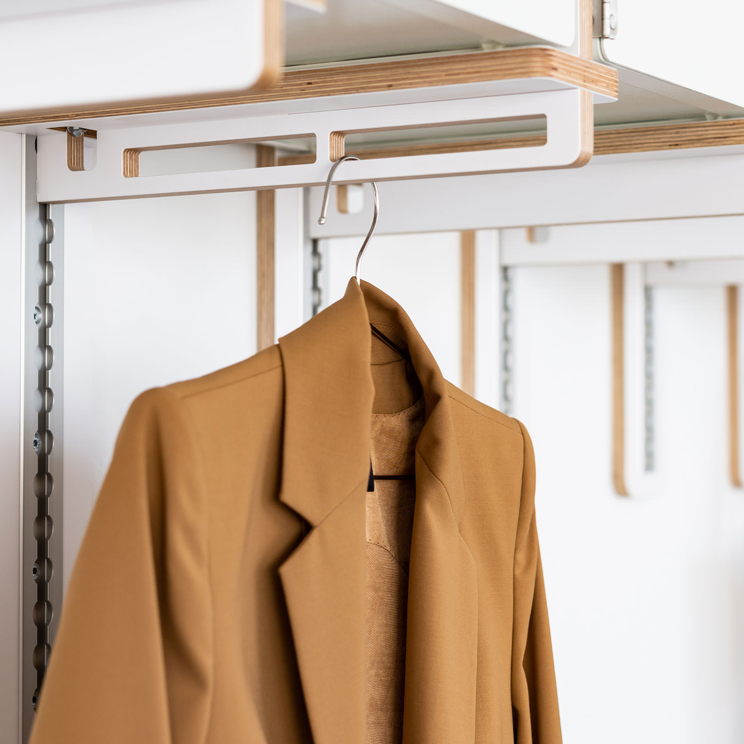 Flying Wall Garderobe 124 4-0-0-8