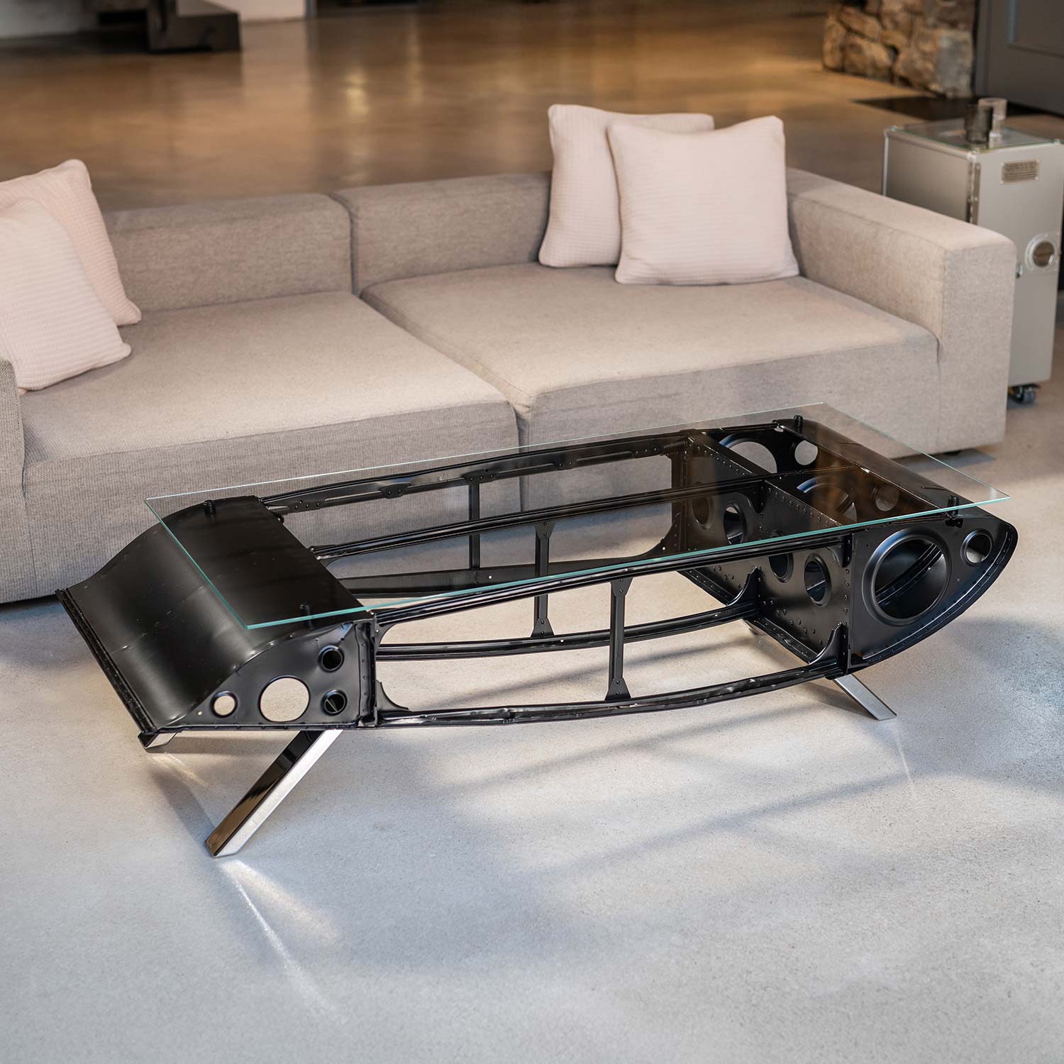 Antonov AN-2 Couchtisch “Coleman” Limited Edition OK-RYA, Schwarz RAL 9005, Füße: Chrom, ca. 158 x 64 cm